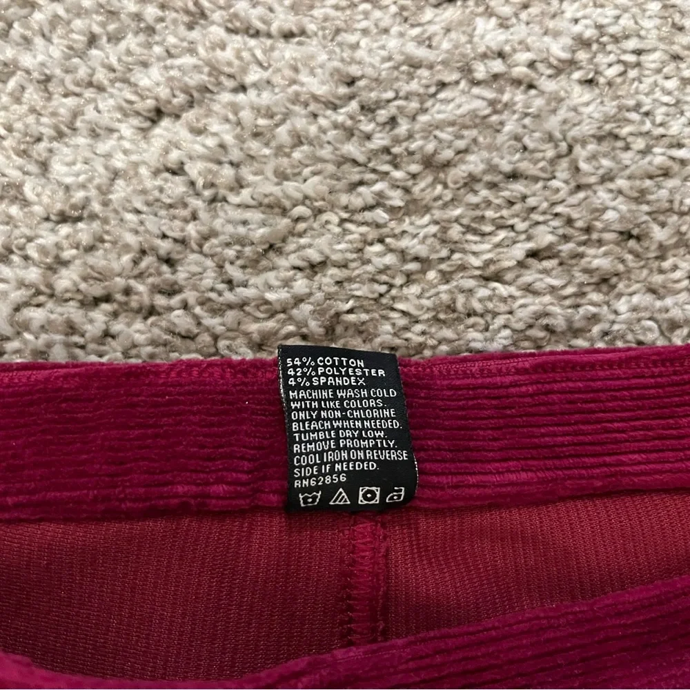 Hue Corduroy Cranberry Leggings - Picture 7 of 7